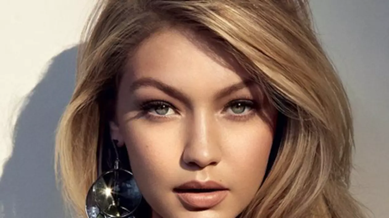Gigi Hadid apare pe coperta primului număr al revistei Vogue Arabia