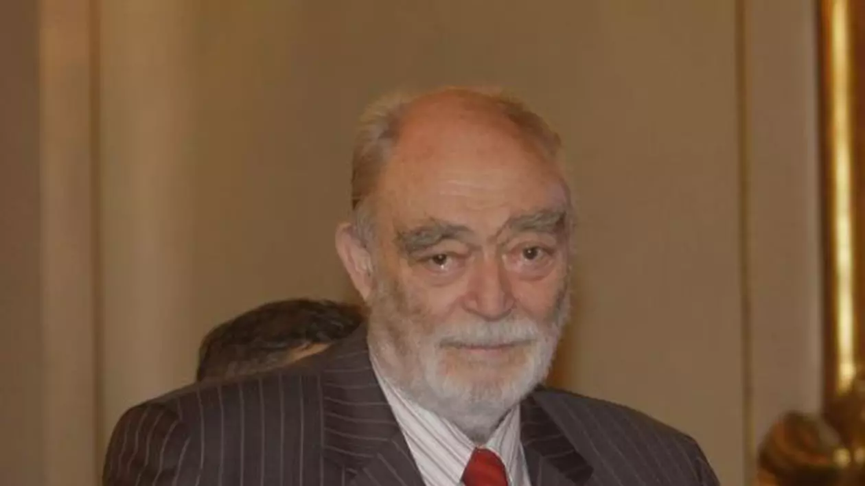 La 81 de ani, Mircea Albulescu și-a luat stilist personal