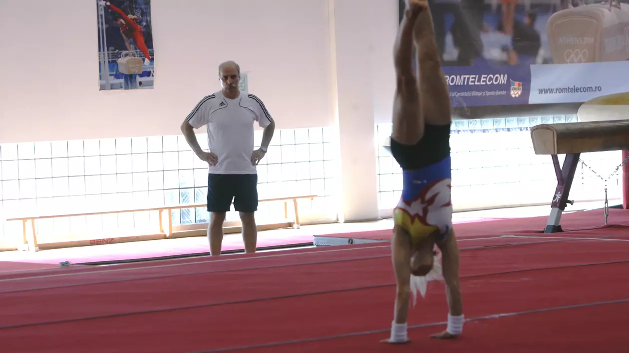 Situație dramatică la lotul olimpic de gimnastică. Până și medicii fac voluntariat de trei luni. Fetele nu sunt încă sigure de prezența la JO. ”COSR să tacă și să facă! Bat în lemn să nu se accidenteze cineva!”, spune Adrian Stoica