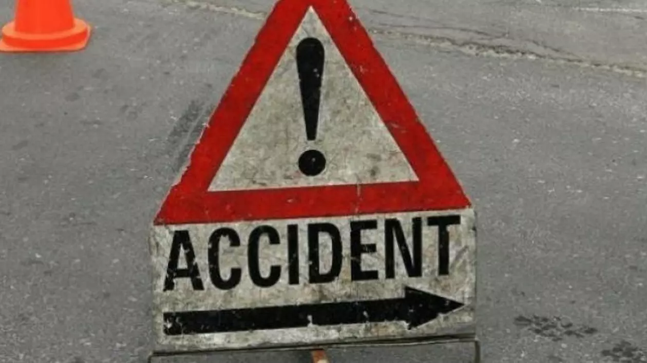 Accident în Gorj. Mai multe persoane au fost rănite, după ce un tir s-a ciocnit violent de o dubă