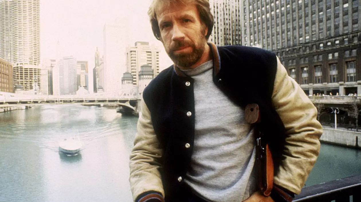Chuck Norris împlinește 77 de ani. Toate glumele despre aniversarea lui