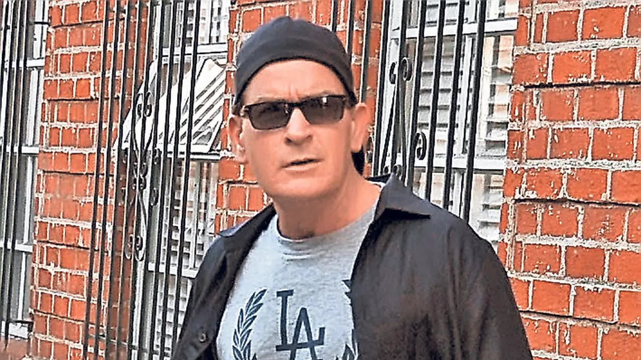 Charlie Sheen este acuzat că a violat un băiat de 13 ani