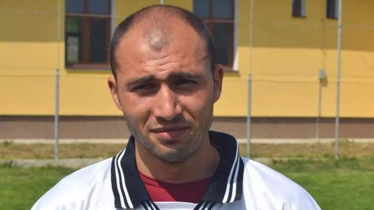 TRAGEDIE în fotbal. Unul dintre cei mai buni jucători s-a sinucis: s-a spânzurat în podul blocului în care locuiesc părinţii!