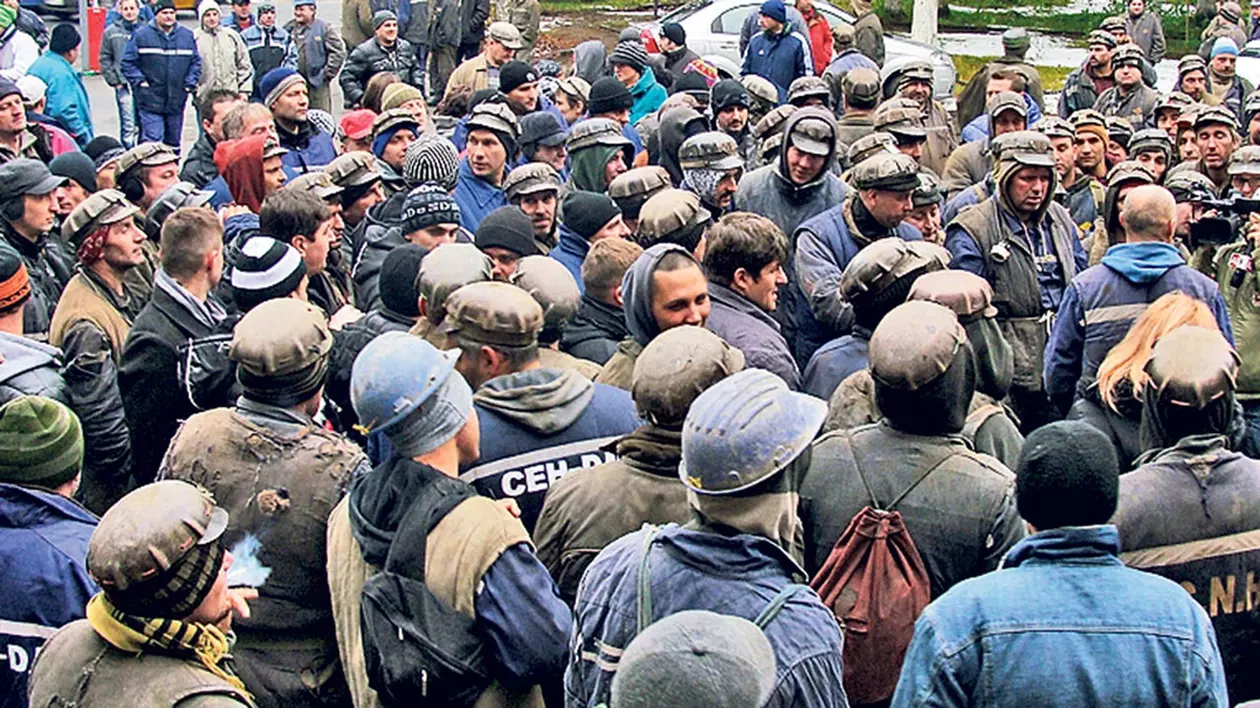 Minerii de la o mină din Vâlcea s-au bătut cu agenții de pază