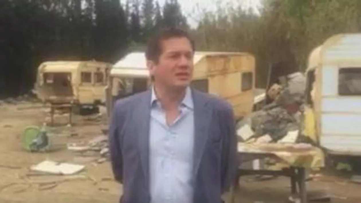 Primar din Franţa, la demolarea unei tabere de romi: „Aceşti oameni fură tot ce pot”