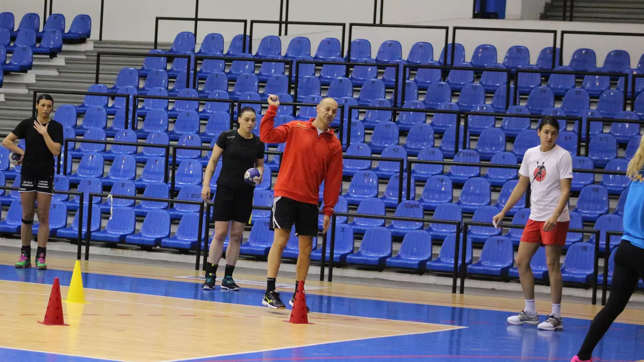 Costică Buceschi, ”secundul” naționalei de handbal, spune totul despre ”mentalistul” Ryde, despre fete, despre idolul Neagu și despre visul olimpic | INTERVIU VIDEO