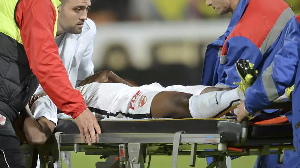 Activitatea ambulanţelor PULS, suspendată după moartea lui Ekeng. S-au găsit medicamente expirate şi defibrilatoare cu baterii descărcate