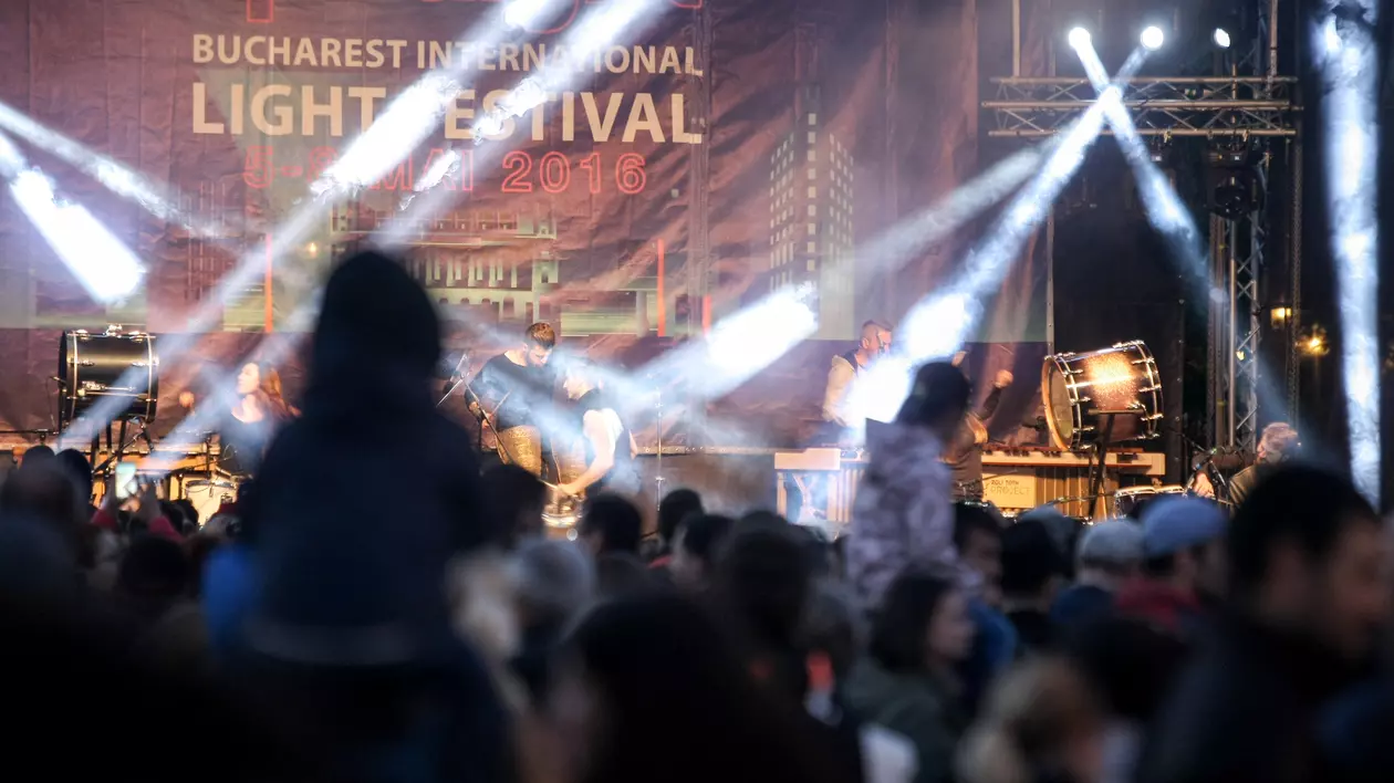 A început SPOTLIGHT, FESTIVALUL LUMINII | GALERIE FOTO