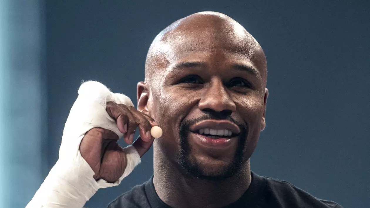 Floyd Mayweather va contesta rezultatul meciului dintre Bute și Badou Jack! / VIDEO