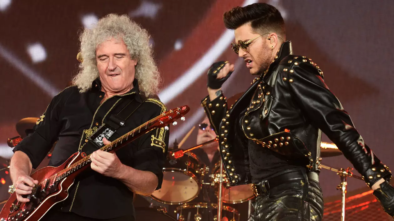 Queen şi Adam Lambert cântă la Bucureşti. “N-am văzut niciodată atâtea cereri de fructe şi mâncăruri”
