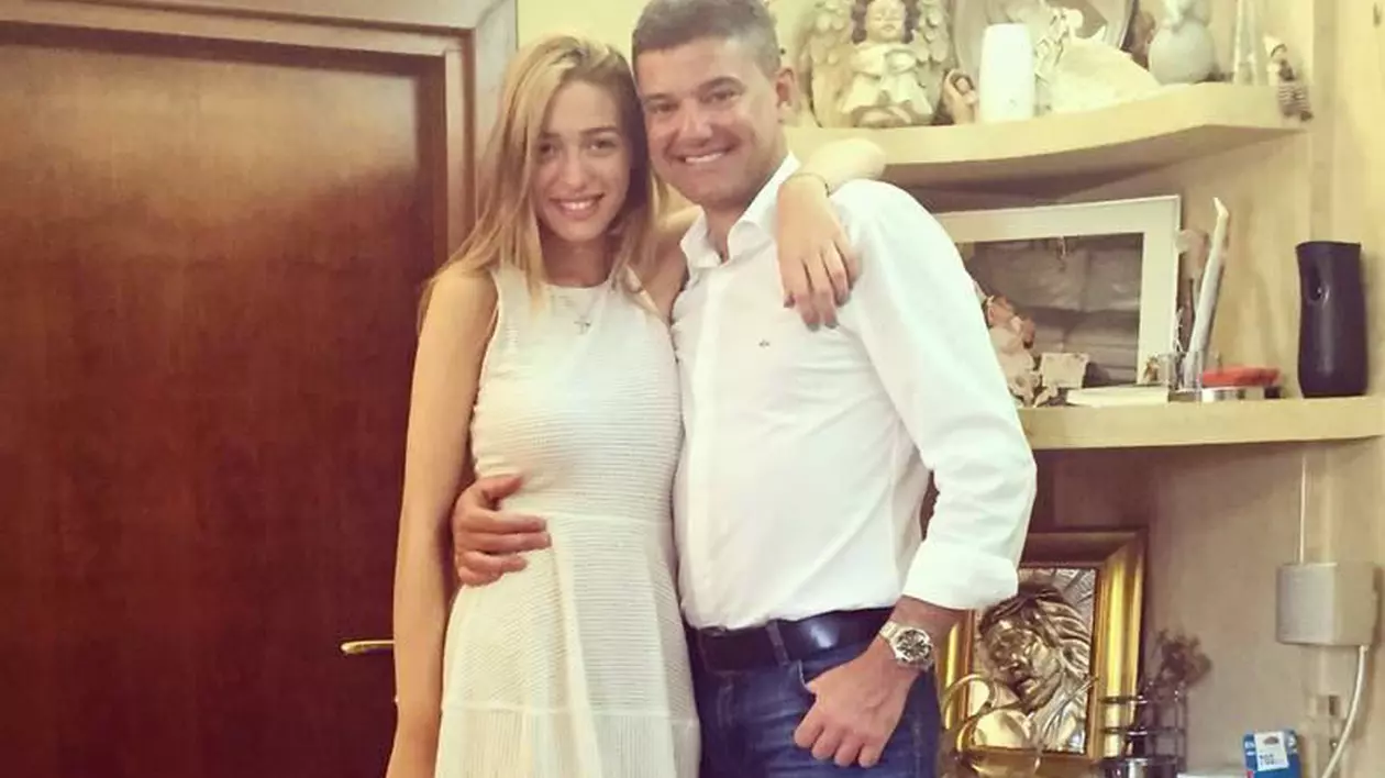 Festin în familie la malul mării! Boureanu mânâncă din palma soacrei!