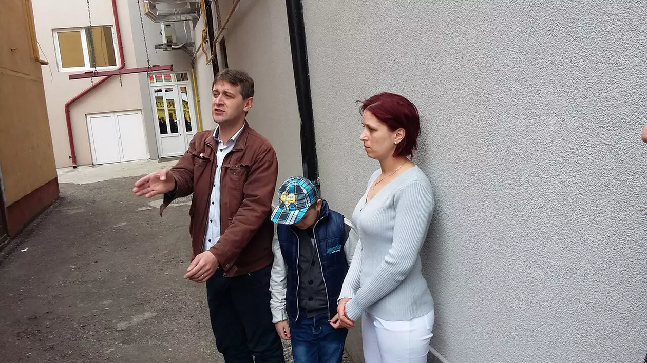UPDATE Imagini revoltătoare la un spital din Tecuci! Un medic refuză să consulte un copil cu febră și vărsături dintr-un motiv incredibil