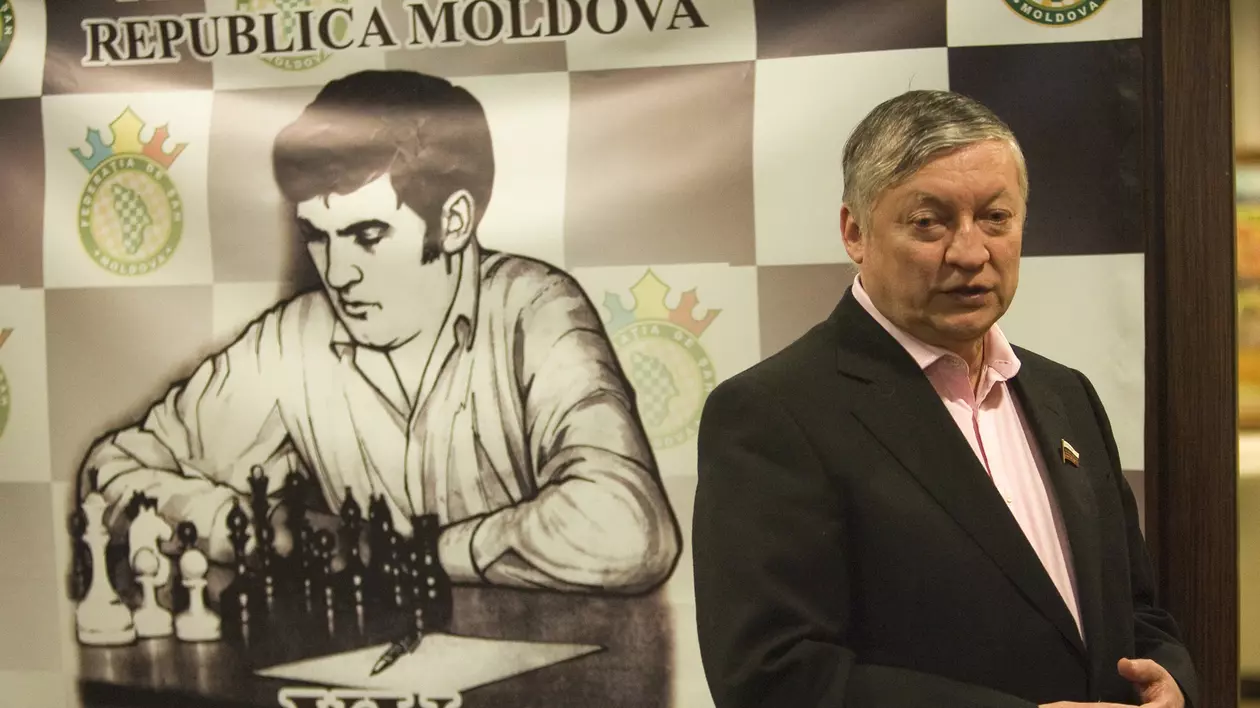 Karpov vine în România. Fostul campion mondial, în vizită la Iași și la Constanța