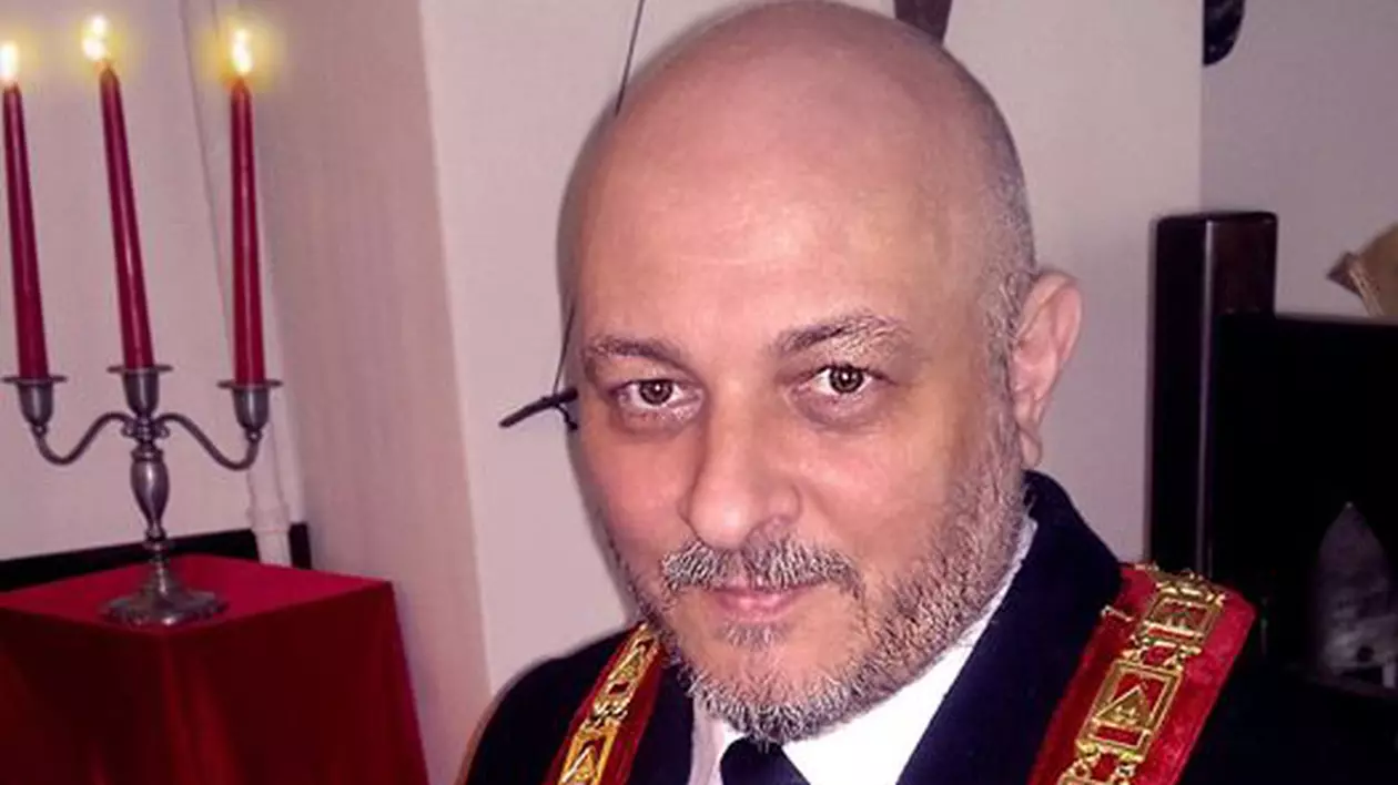 EXCLUSIV/ Secretul dispariției celui mai vândut artist român după Revoluție! După un infarct și o criză financiară Marius Dragomir a fost salvat de masoni!