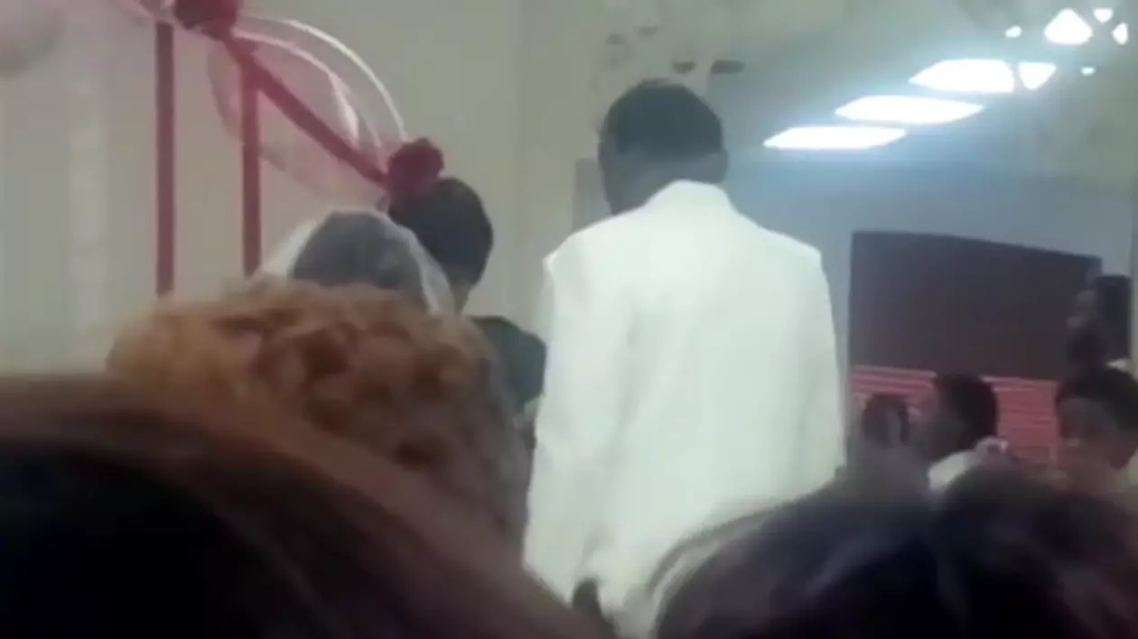 Momentul în care amanta unui bărbat apare la biserică și îi strică nunta: ”D-asta ai plecat tu azi-dimineață din casa mea?”
