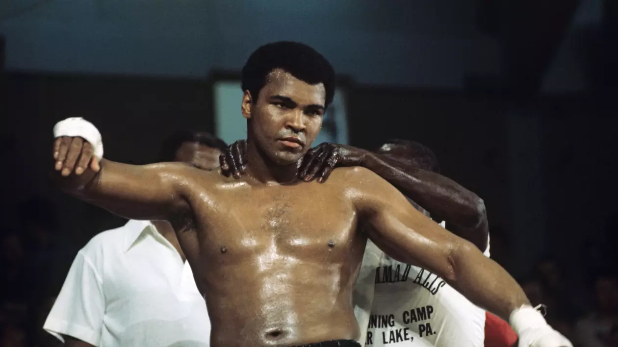 Un superstar de la Hollywood va purta pe umeri sicriul legendarului boxer Muhammad Ali