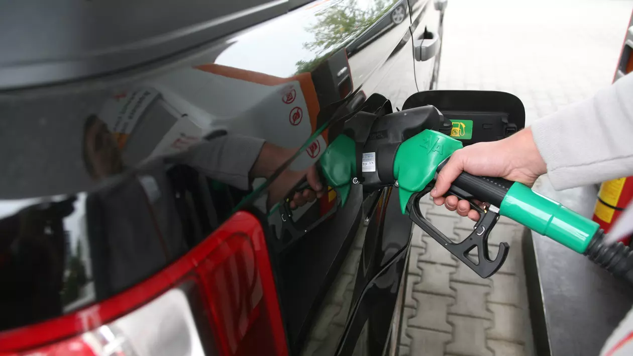 Uluitor: Motorina a devenit mai scumpă  în România decât în Germania!