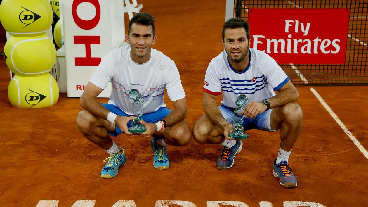 Jucătorul de tenis Horia Tecău a primit trofeul de campion mondial la dublu pe anul 2015