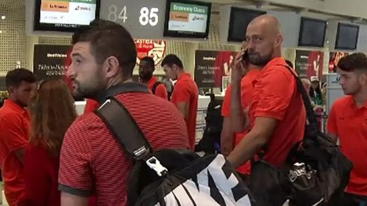 Steaua a plecat în primul cantonament al verii. Tamaș a afișat un nou look