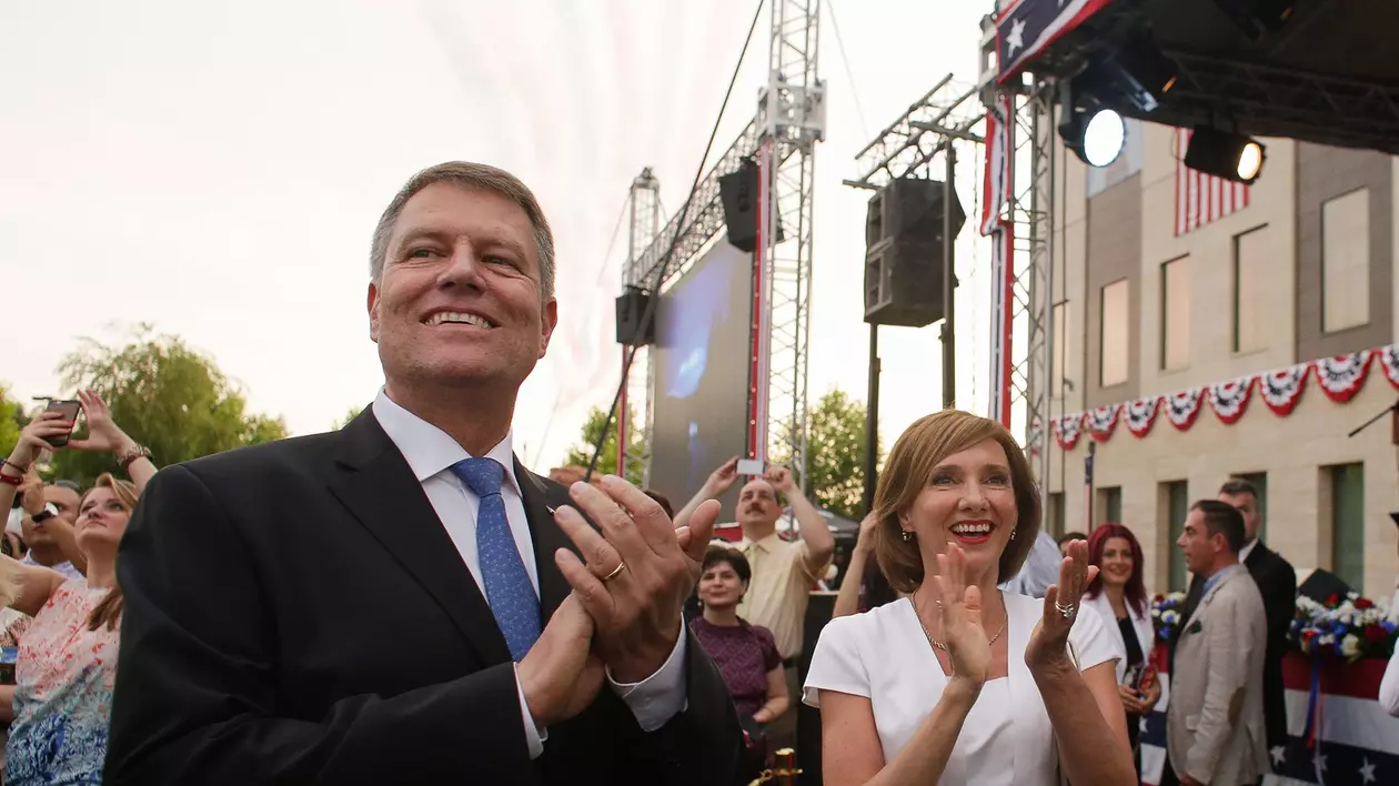 FOTO / Carmen Iohannis, ținută impecabilă la Ziua Americii