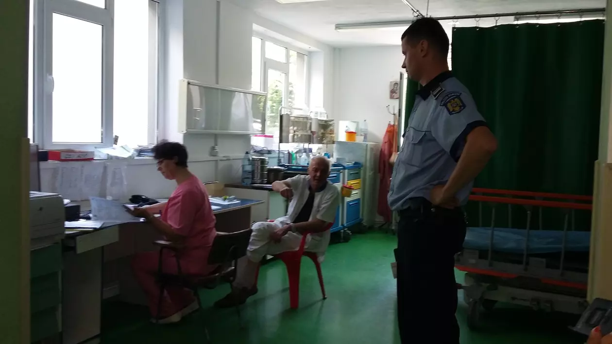 Un doctor condamnat pentru luare de mită a sunat la 112 când o pacientă i-a oferit 50 de lei