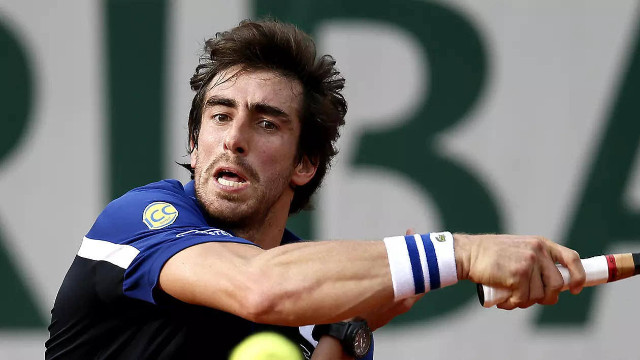 Scene șocante la Wimbledon: Pablo Cuevas a urinat pe teren, iar Marcel Granollers a agresat o femeie arbitru!