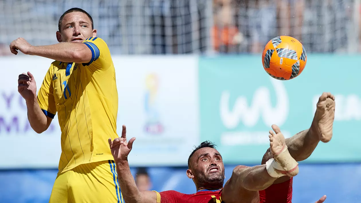 România a cedat pe final, în Euroliga de fotbal pe plajă. Imagini spectaculoase. Duminică, meci cu Franța