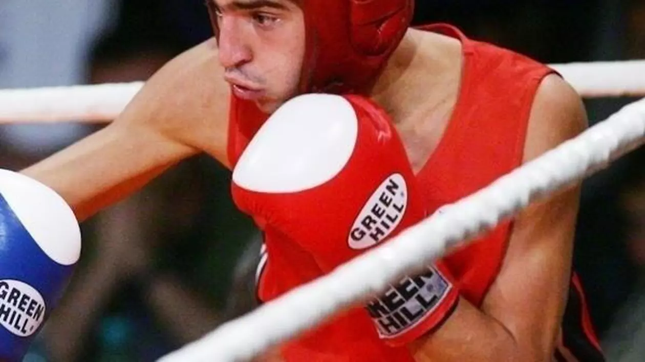 S-a făcut de râs! Un boxer român, multiplu medaliat acasă, a șocat Spania, după ce a suferit 11 KO-uri la rând! Povestea tricolorilor care sunt ”carne de tun”!