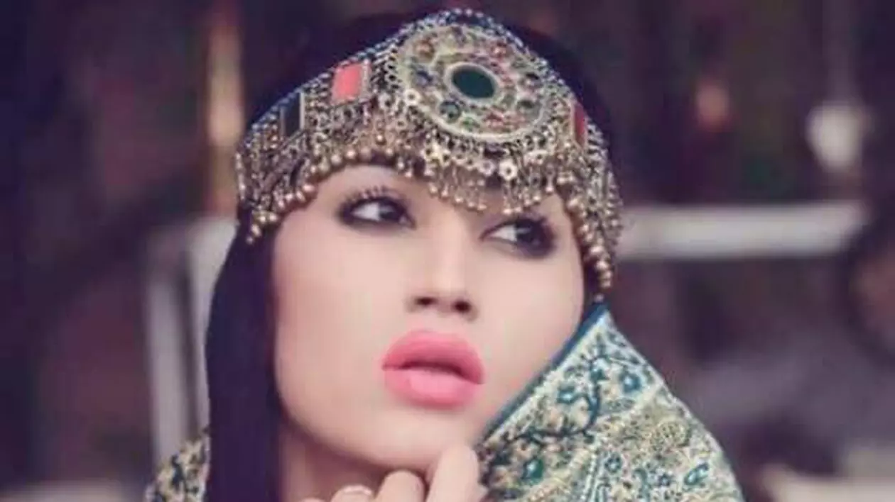Qandeel Baloch, o vedetă pakistaneză, ucisă de propriul frate, în numele tradiției