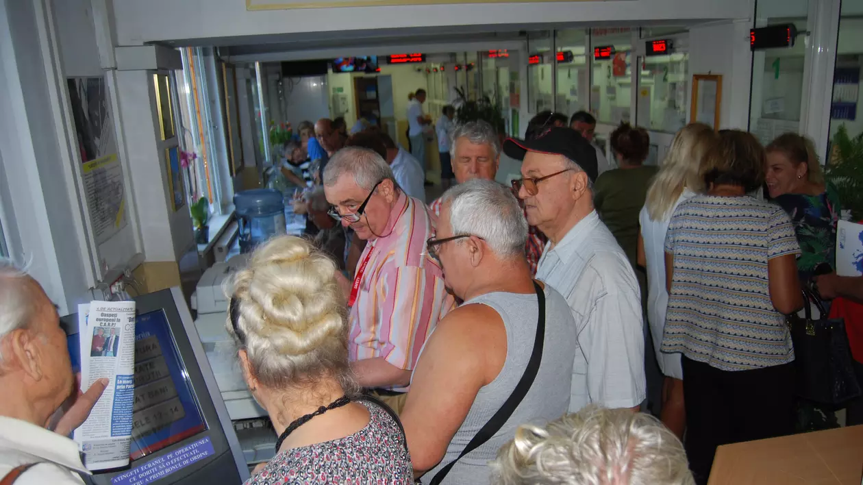 A furat banii pensionarilor timp de 13 ani! Bătrânii păcăliți au datorii uriașe