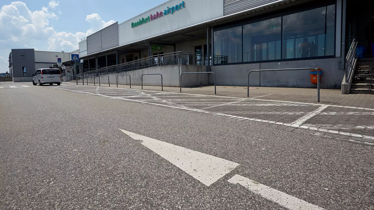 Incident bizar pe aeroportul din Frankfurt. Șase persoane au avut nevoie de îngrijiri medicale, după ce au acuzat probleme respiratorii