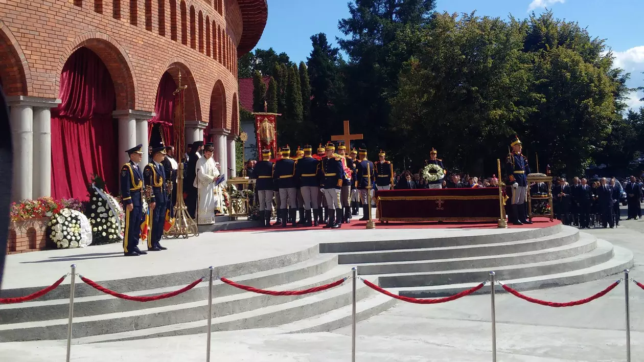 Catedrala Regală de la Curtea de Argeș, unde va fi înmormântat Regele Mihai