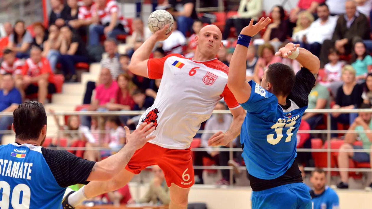 CSM București - CSM Roman și CSM București - Dinamo, în supercupele României la handbal