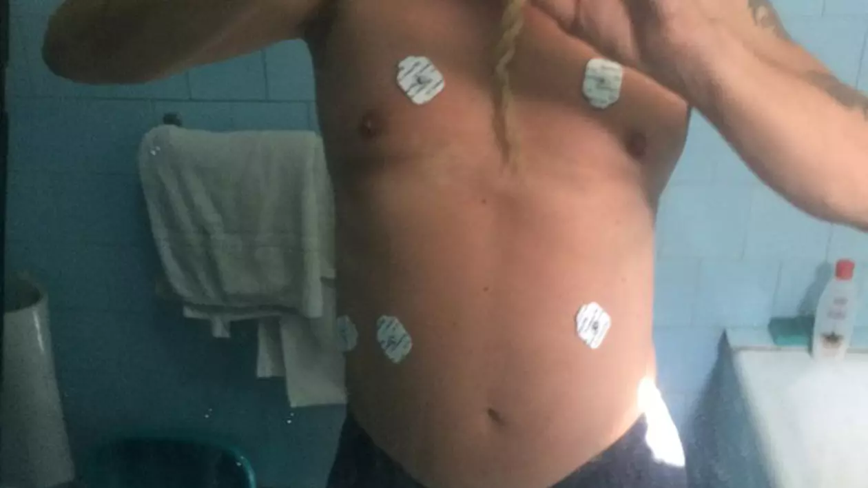 EXCLUSIV. Rockerul Amedeo Bolohoi, salvat întâmplător, după ce a făcut infarct pe stradă