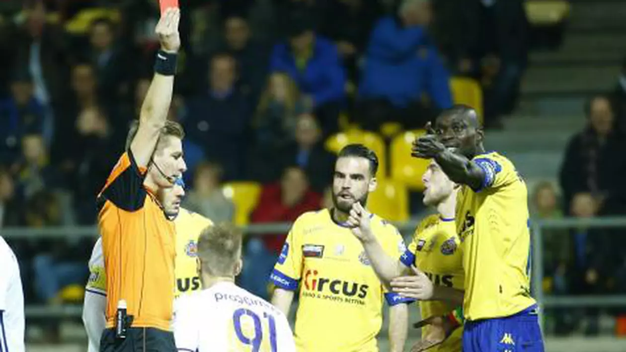 Ce rușine! Anderlecht a jucat un meci întreg cu om în plus, dar nu i-a dat gol penultimei clasate din Belgia! VIDEO
