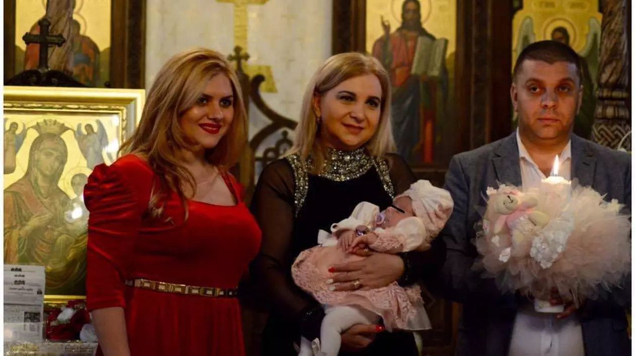 EXCLUSIV/ Carmen Șerban a botezat o fetiță și a spart 10.000 de euro ca nașă! A întrecut-o pe Prodanca