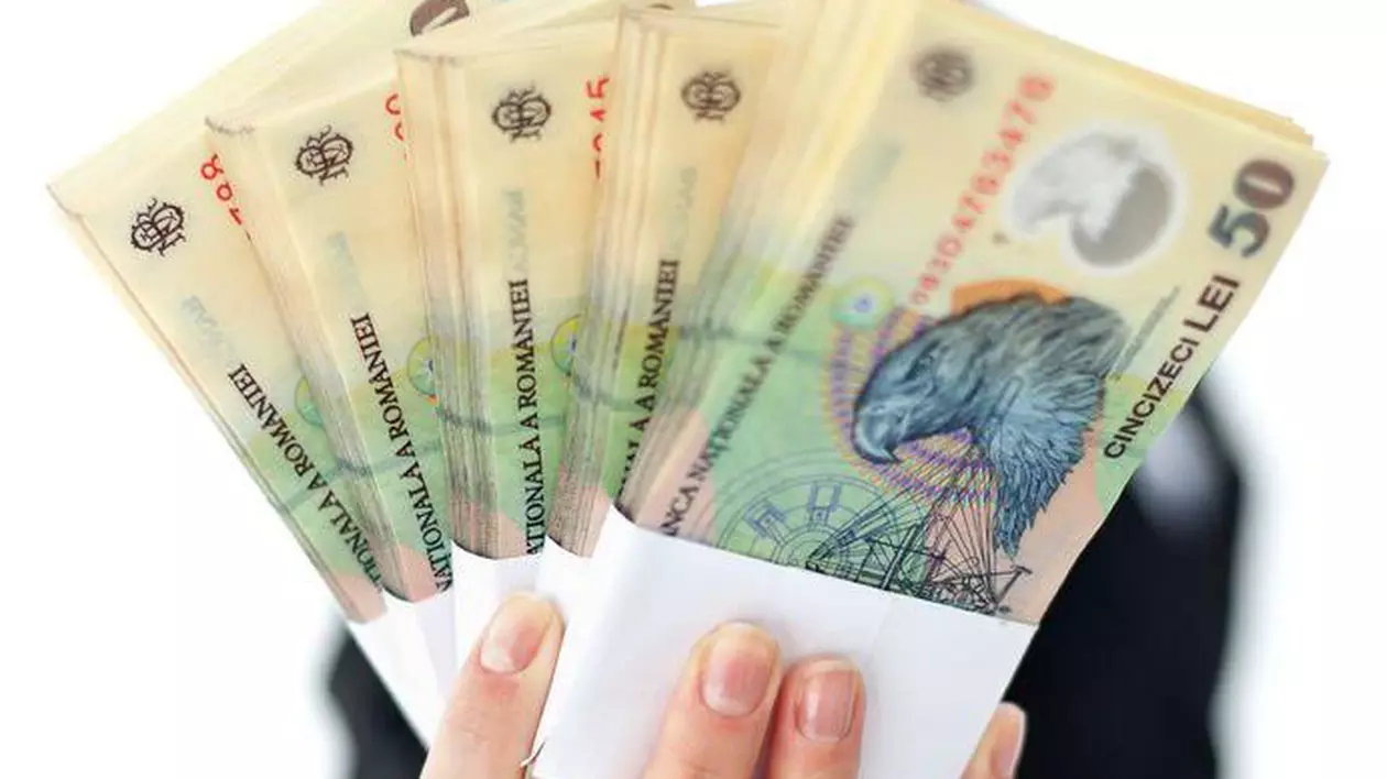 Mai merită să ne lăsăm banii în bancă? Dobânzile la depozite nu prea acoperă costurile