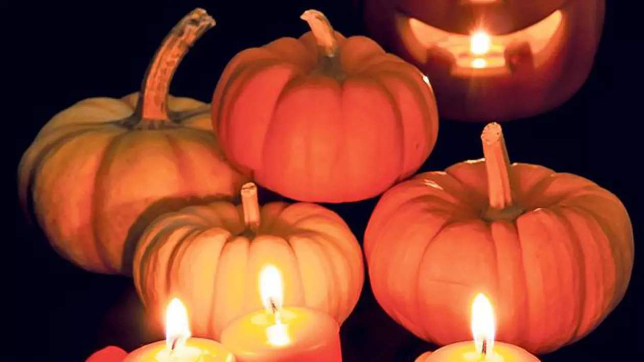 Halloween 2016 are loc 31 octombrie. Dovleci de Halloween