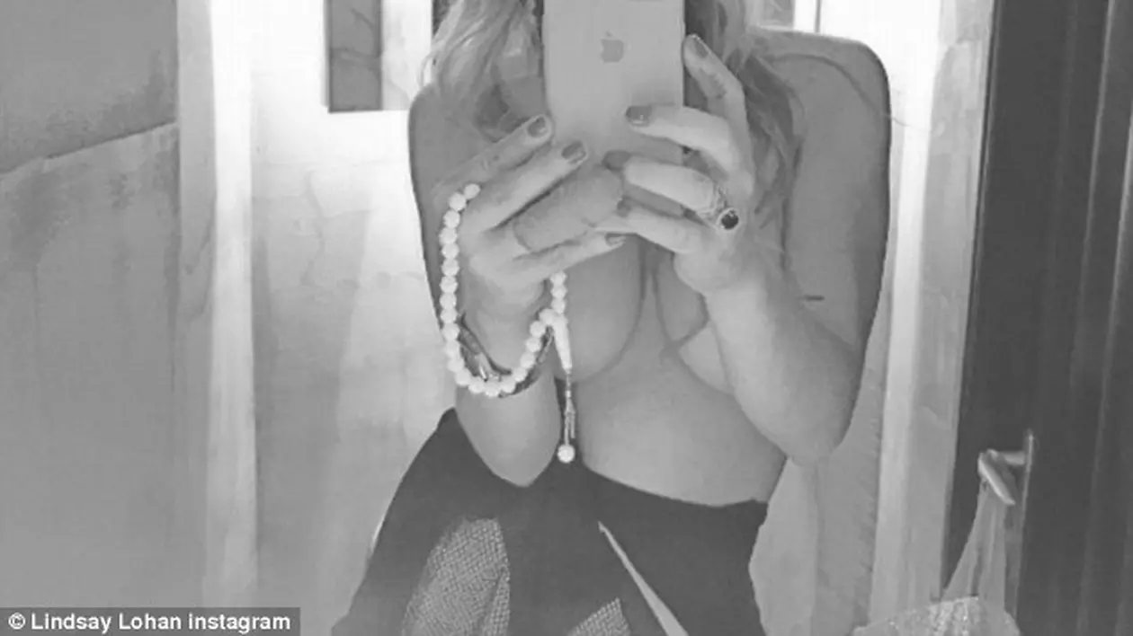 Lindsay Lohan, în sânii goi pe Instagram. Actrița are un nou iubit