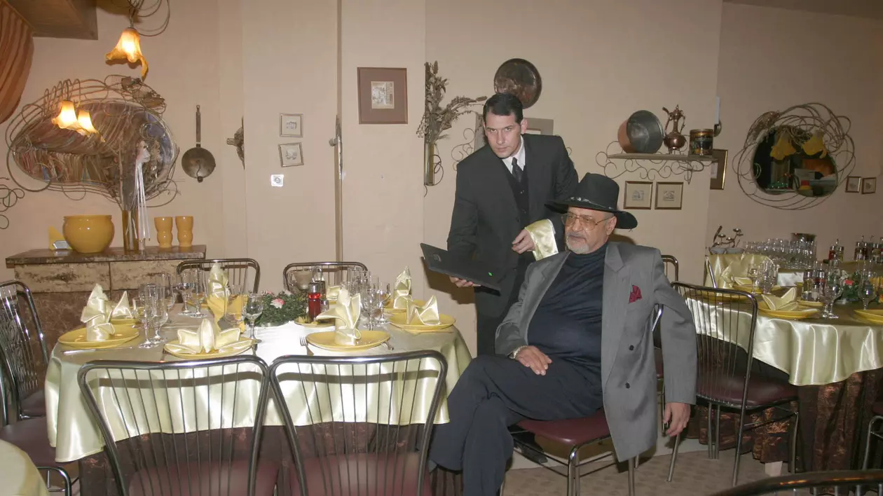 FOTO EXCLUSIV/ Muzicienii României l-au condus pe ultimul drum pe Petrache Pechea.  Îngropat cu saxofonul