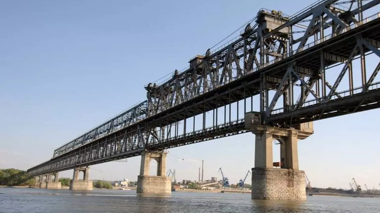 Lucrările de pe Podul de la Giurgiu au fost finalizate. Circulația se derulează normal