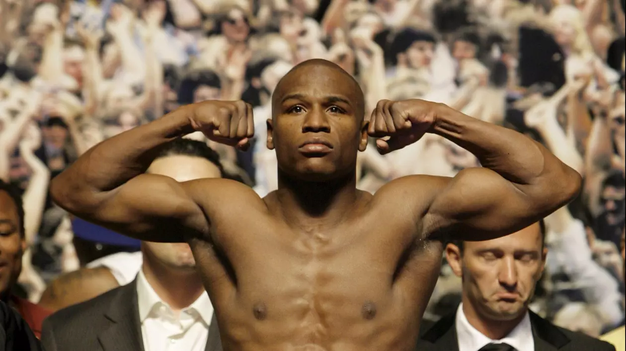 Mayweather revine oficial în ring
