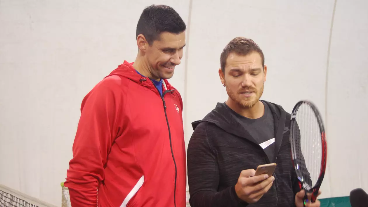 Victtor Hănescu și Petre Pop (dreapta) au jucat tenis.