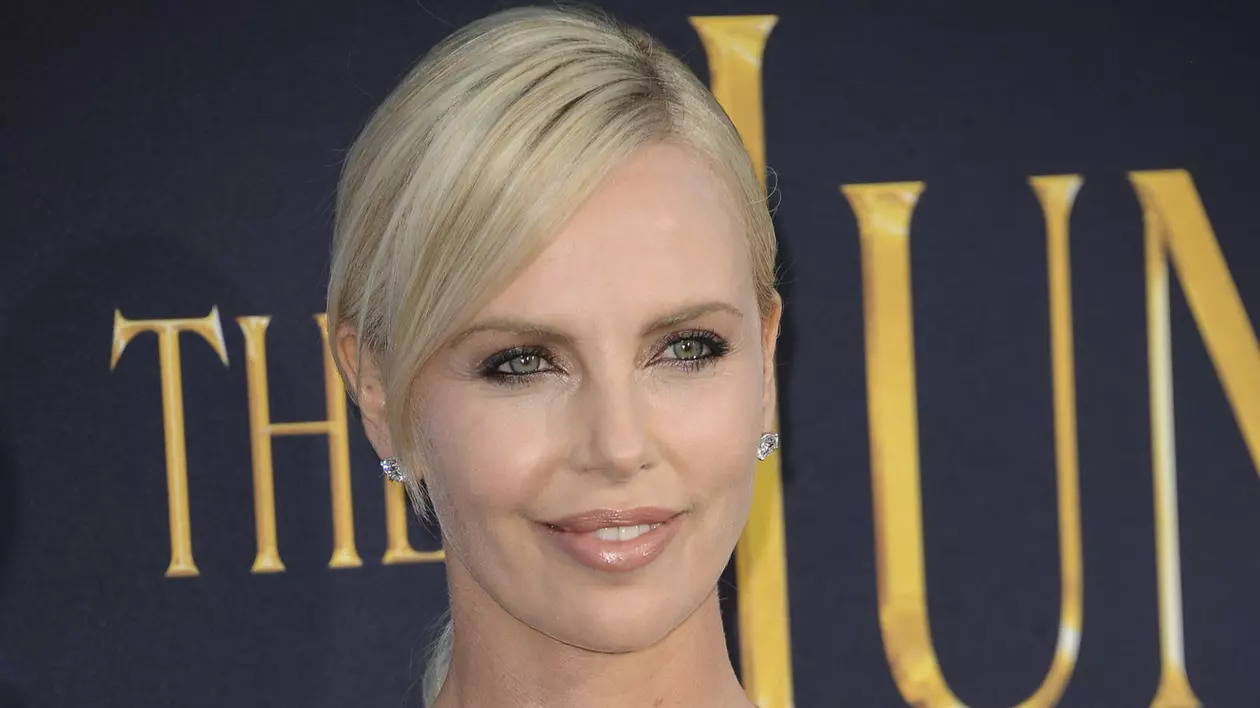 Charlize Theron a reușit să topească din kilogramele acumulate voit pentru filmul „Tully”