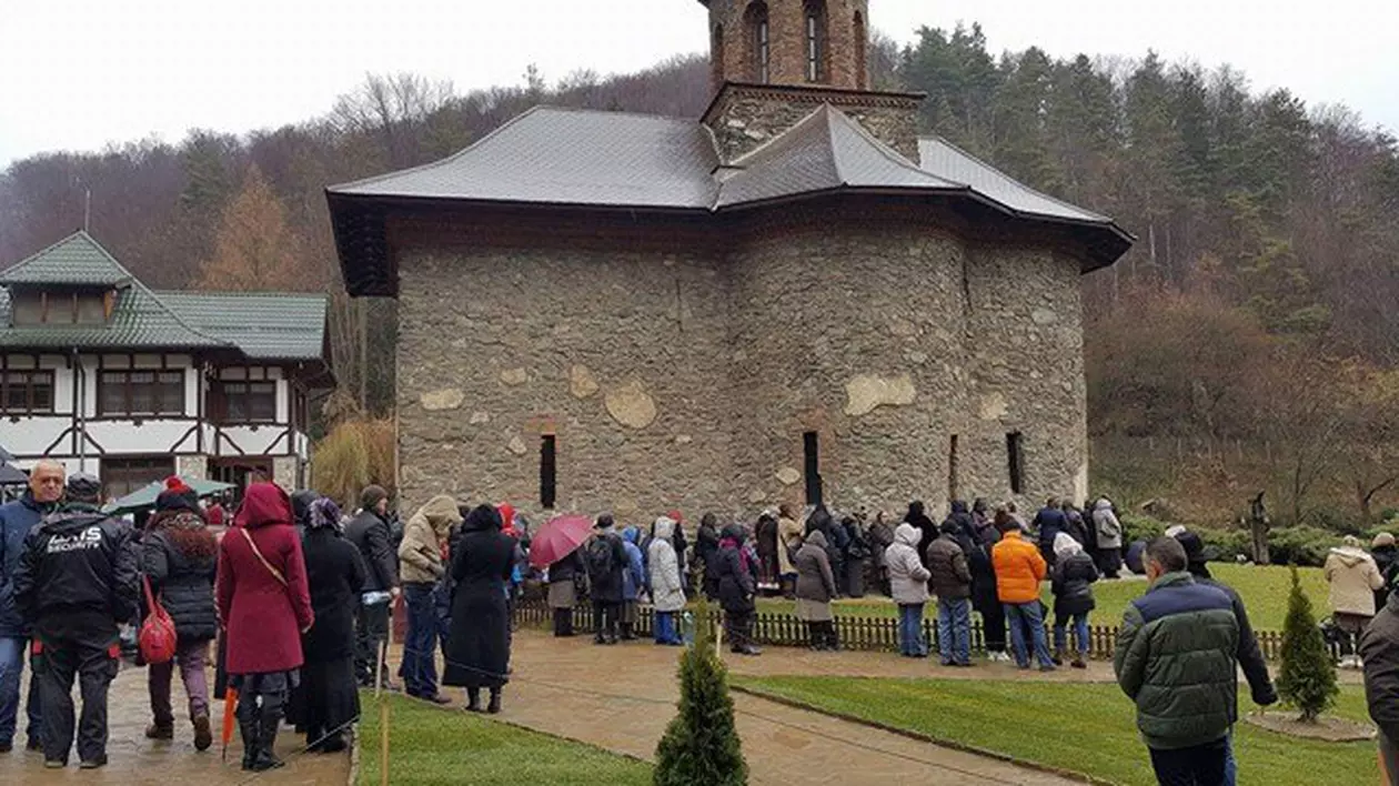În pelerinaj la Prislop, după ce l-a cunoscut pe Arsenie Boca! ”Avea o privire pătrunzătoare”