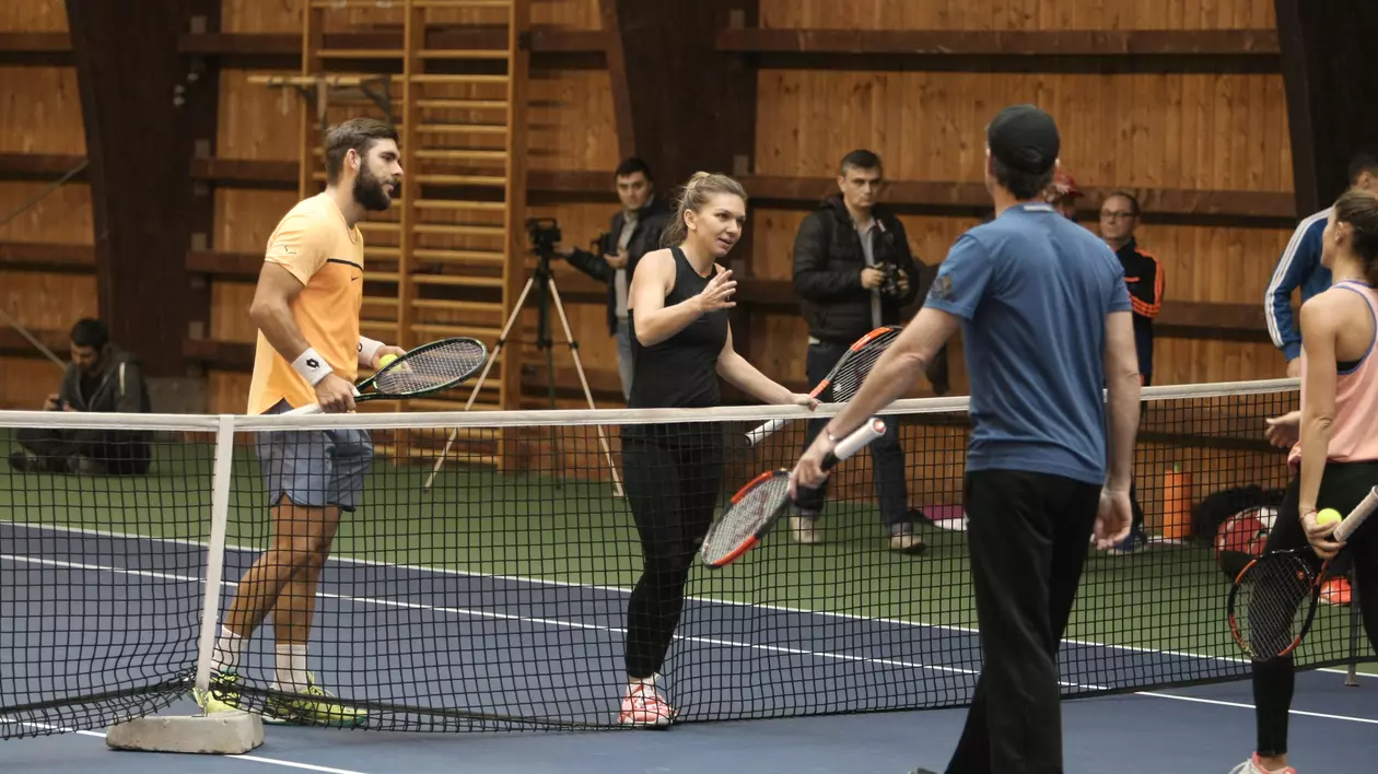 Simona Halep se antrenează în România. A primit o nuielușă de Moș Nicolae! Rămâne fără Cahill?| GALERIE FOTO