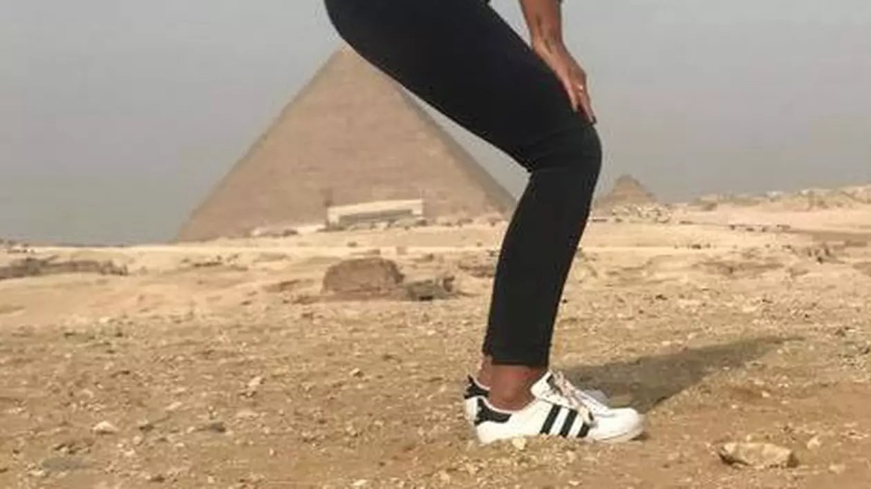 A profanat mormintele faraonilor! În ce hal a pozat Raluca Podea în Egipt