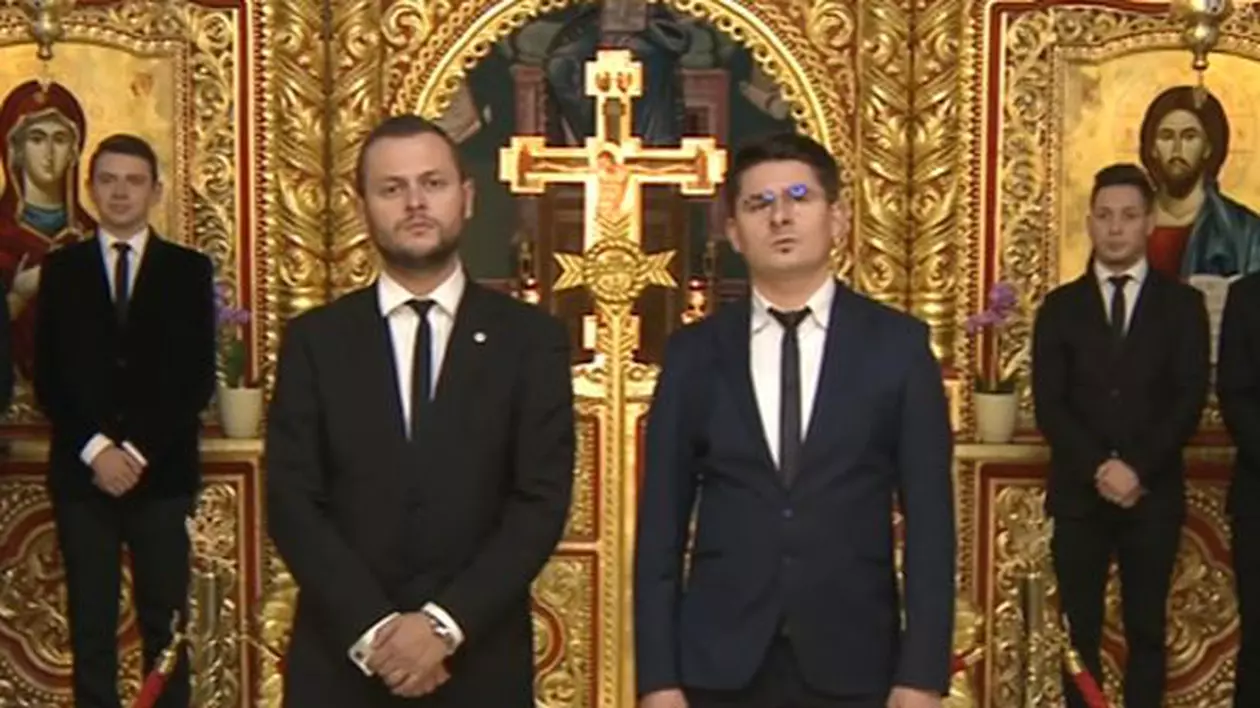 Drumul de la anonimi la faimă – Călin Merca și Emil Floare, colindători virali