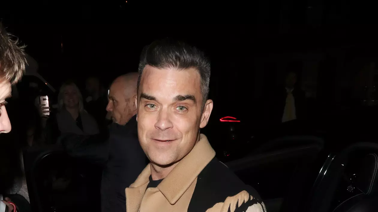 Robbie Williams și-a înfuriat fanii în noaptea de Revelion cu un gest extrem de urât