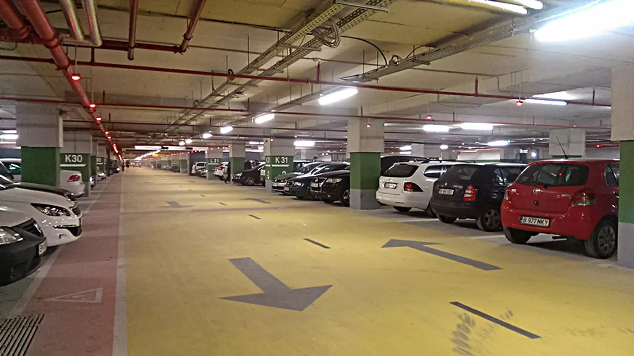 Șoferii își pot lăsa și noaptea mașinile la mall